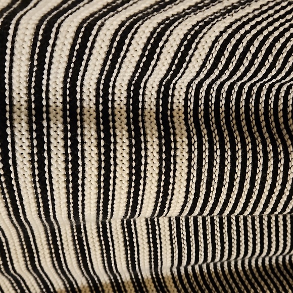 Liz Clairborne multi striped black & white long sleeve sweater - Picture 2 of 4